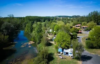 photo aérienne du camping de saint aulaye